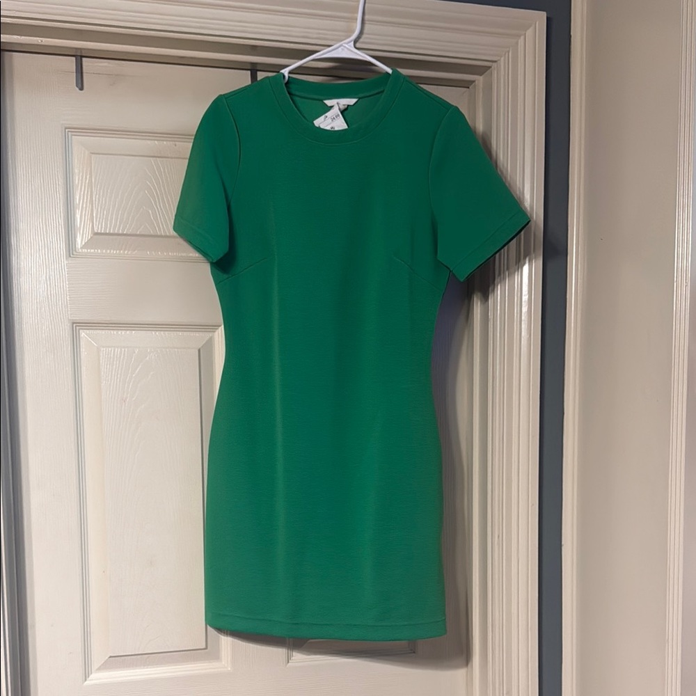 H&M Vibrant Green Ribbed Dress